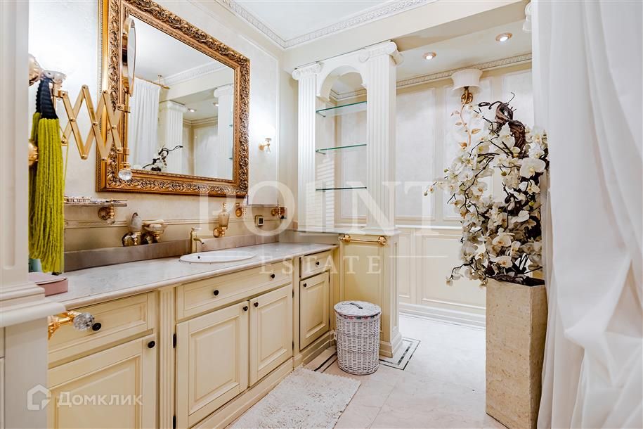 Продаётся 5-комнатная квартира, 252 м²