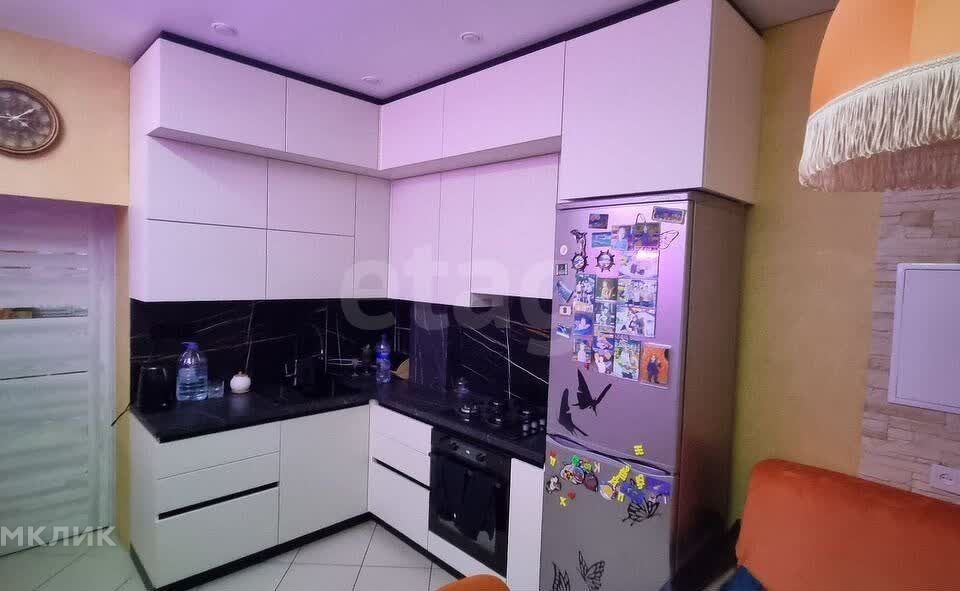 Продаётся 3-комнатная квартира, 106 м²