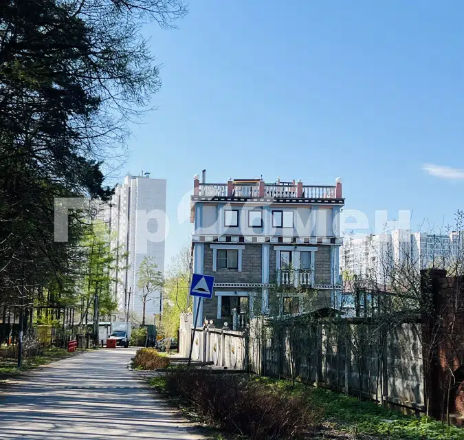 Продаётся 4-этажный дом, 350 м²