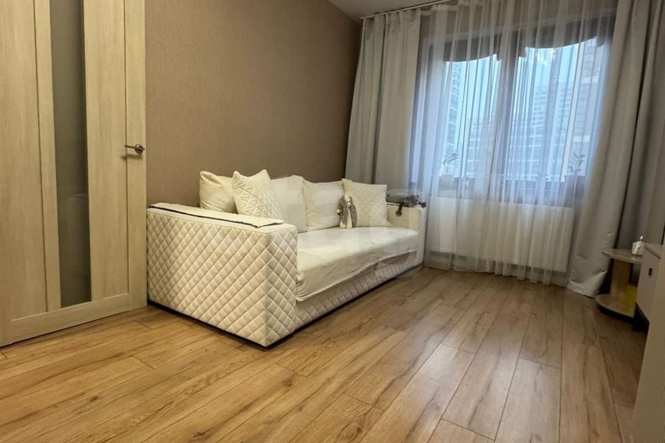 Продаётся 1-комнатная квартира, 37.7 м²