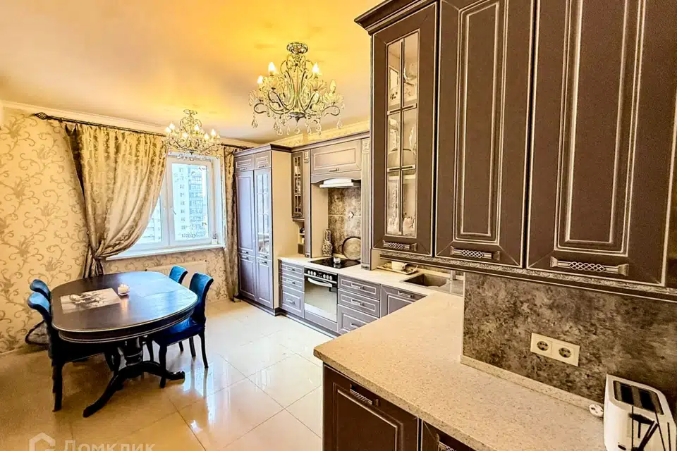 Продаётся 3-комнатная квартира, 104.8 м²