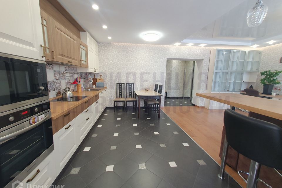 Продаётся 2-комнатная квартира, 70 м²