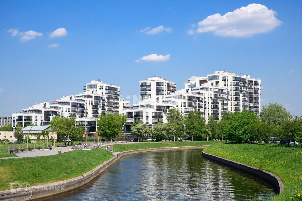 Продаётся 6-комнатная квартира, 180 м²