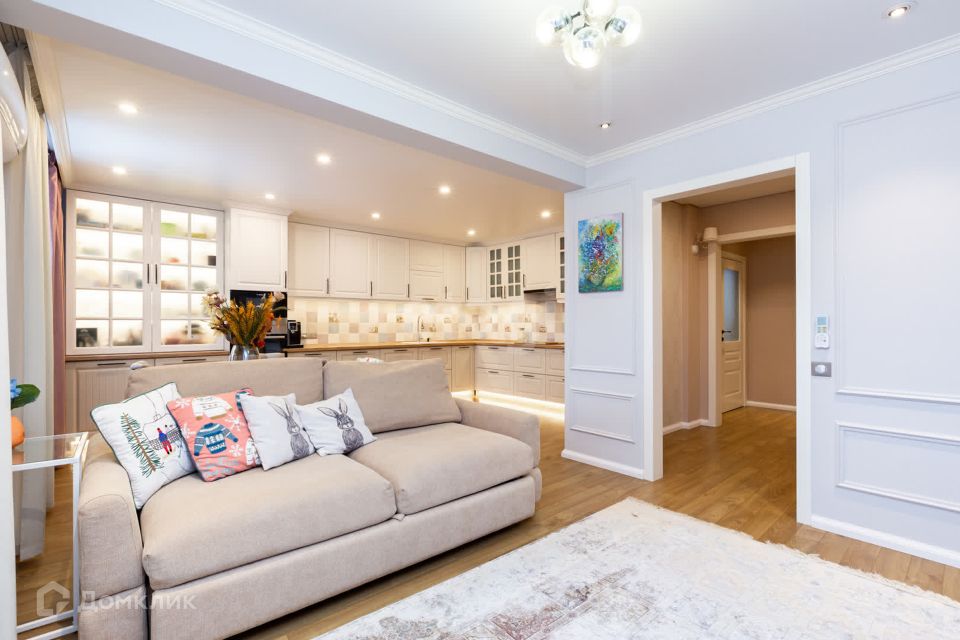Продаётся 4-комнатная квартира, 88.4 м²