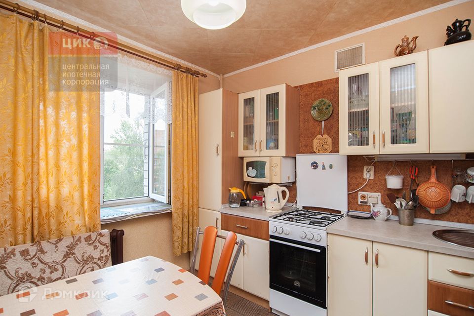 Продаётся 1-комнатная квартира, 42 м²