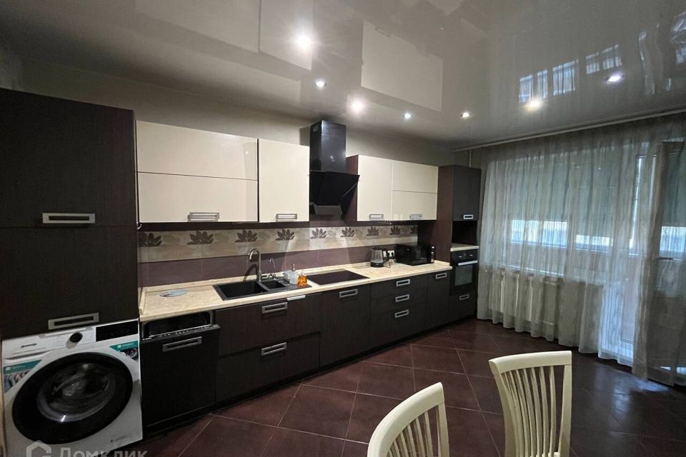 Сдаётся 2-комнатная квартира, 60.7 м²