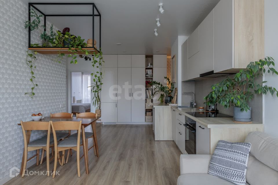 Продаётся 2-комнатная квартира, 62.2 м²