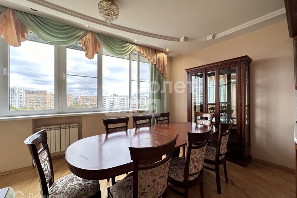 Продаётся 3-комнатная квартира, 121.32 м²