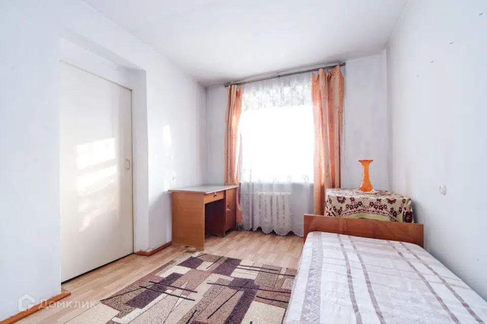 Продаётся 4-комнатная квартира, 76 м²