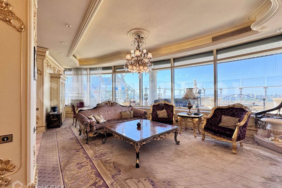 Продаётся 5-комнатная квартира, 435 м²
