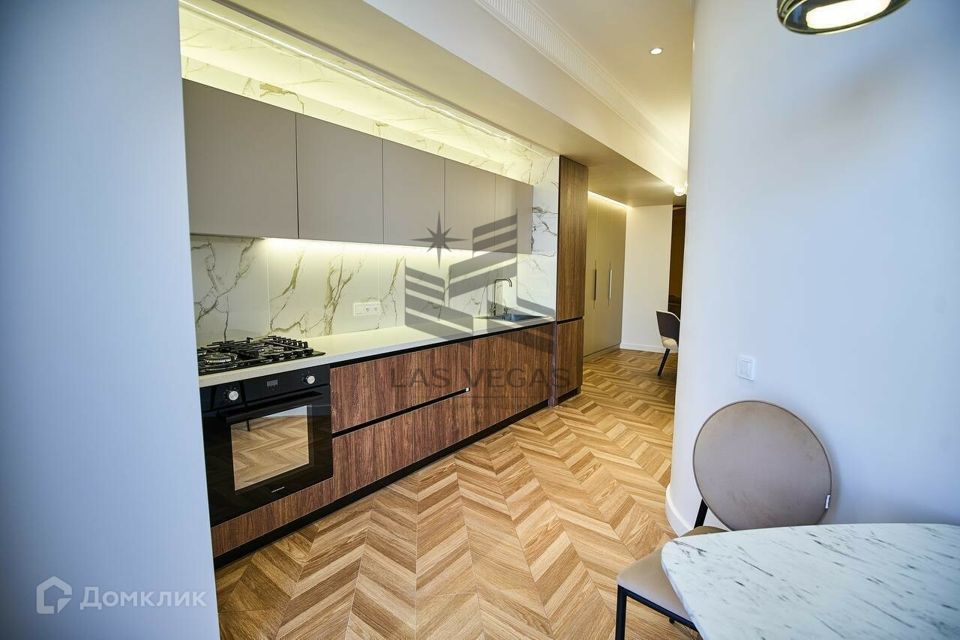 Сдаётся 2-комнатная квартира, 75 м²