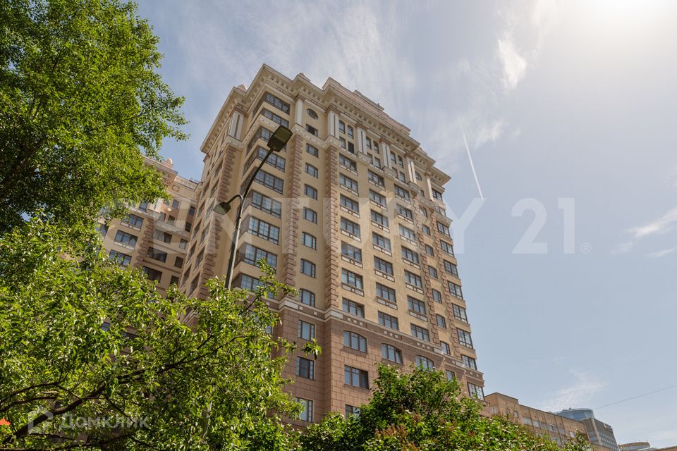 Продаётся 4-комнатная квартира, 130 м²