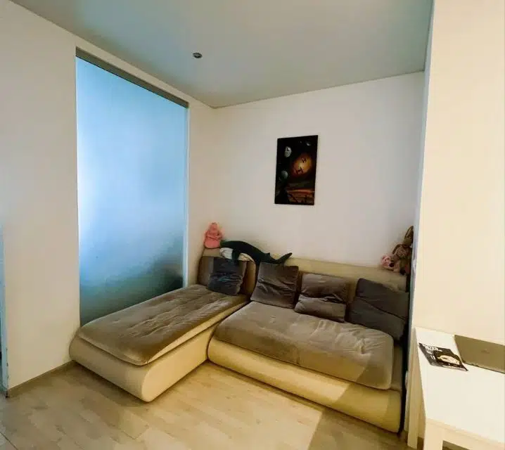 Продаётся 1-комнатная квартира, 52 м²