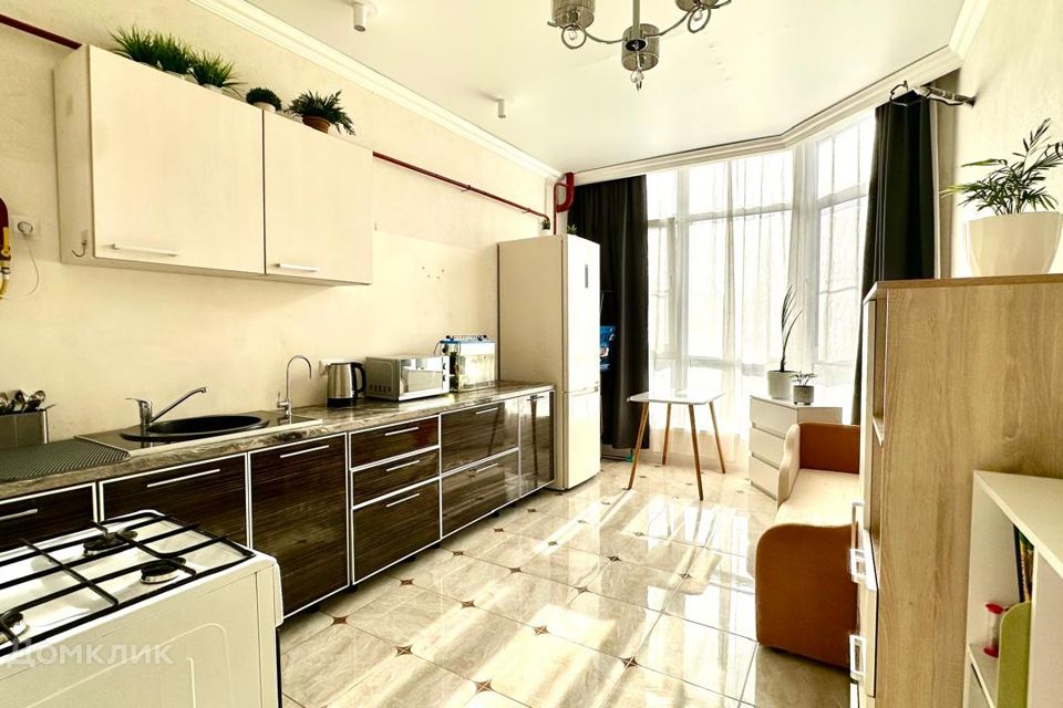 Продаётся 1-комнатная квартира, 42 м²