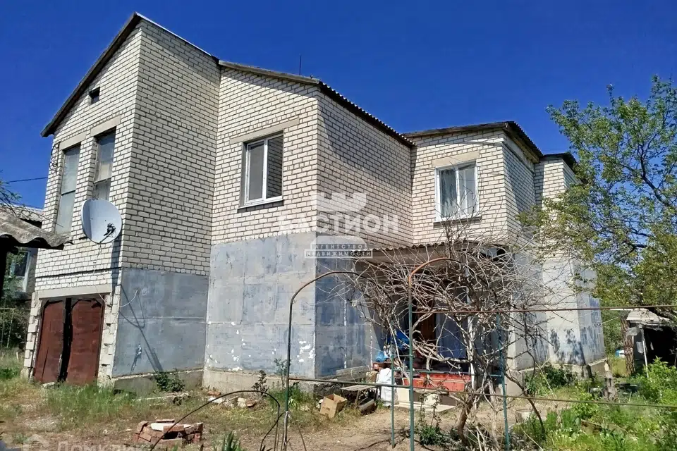 Продаётся 2-этажный дом, 212 м²