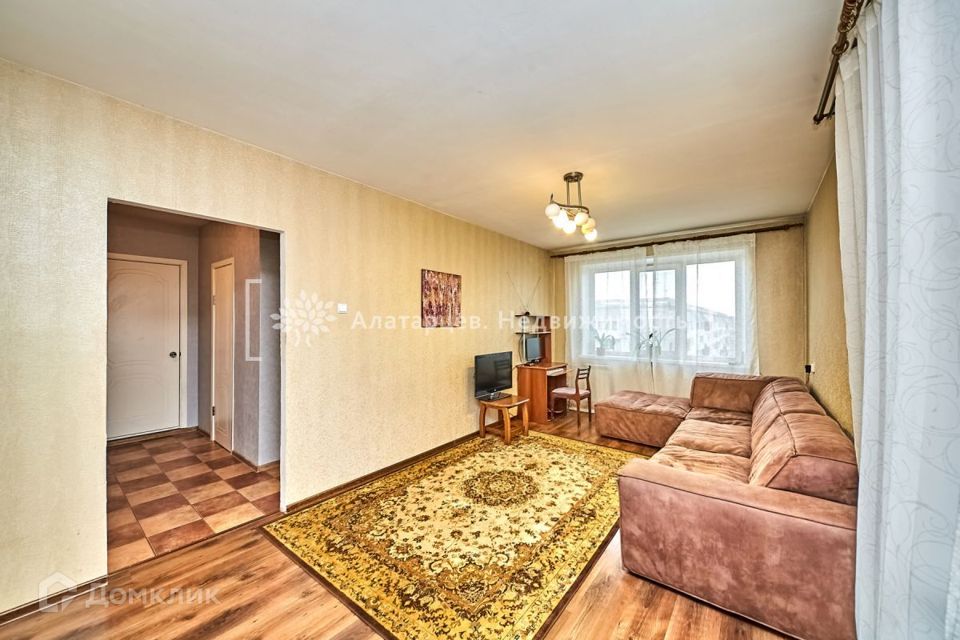 Продаётся 4-комнатная квартира, 69.7 м²