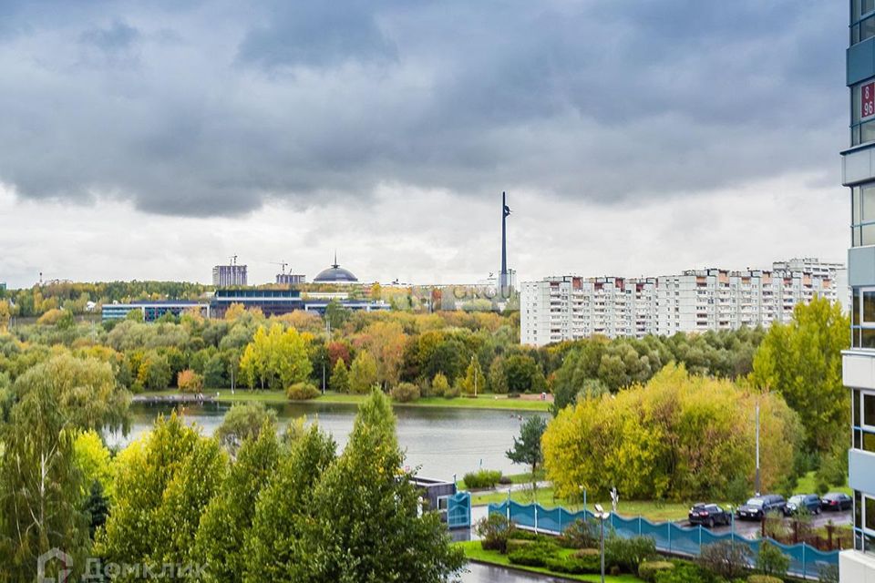 Продаётся 5-комнатная квартира, 328.6 м²