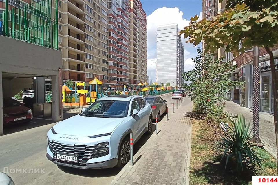 Продаётся 3-комнатная квартира, 98 м²