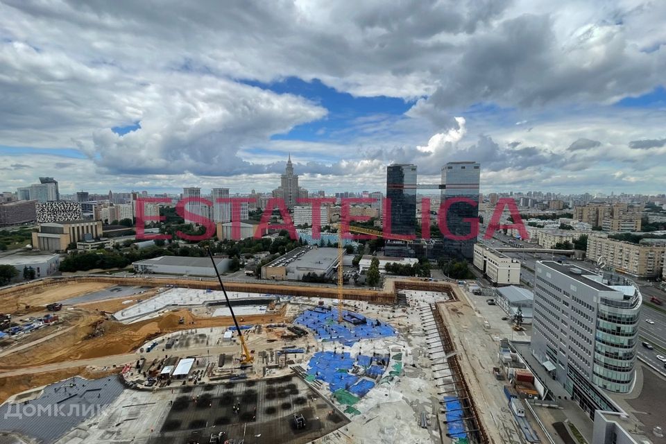 Продаётся 5-комнатная квартира, 176 м²