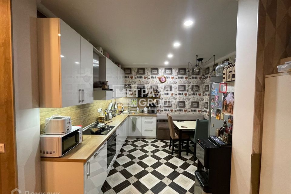 Продаётся 2-комнатная квартира, 68.2 м²