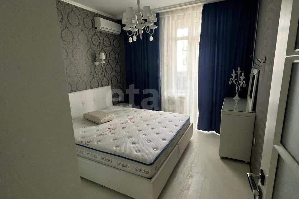 Продаётся 4-комнатная квартира, 72 м²