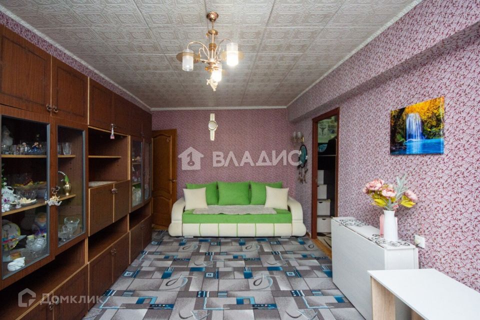 Продаётся 4-комнатная квартира, 61.4 м²