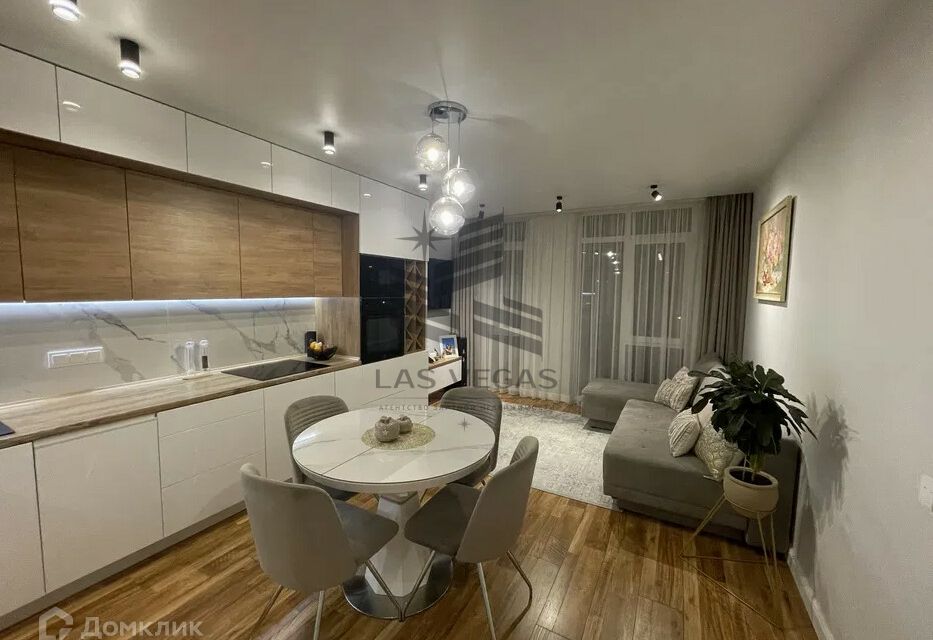 Сдаётся 2-комнатная квартира, 90 м²