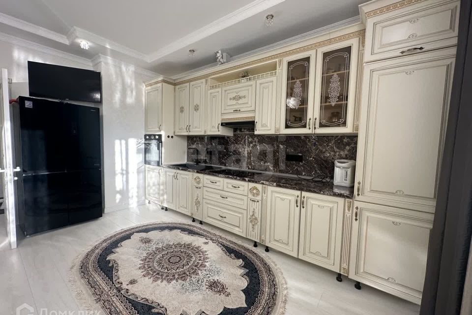 Продаётся 3-комнатная квартира, 90 м²