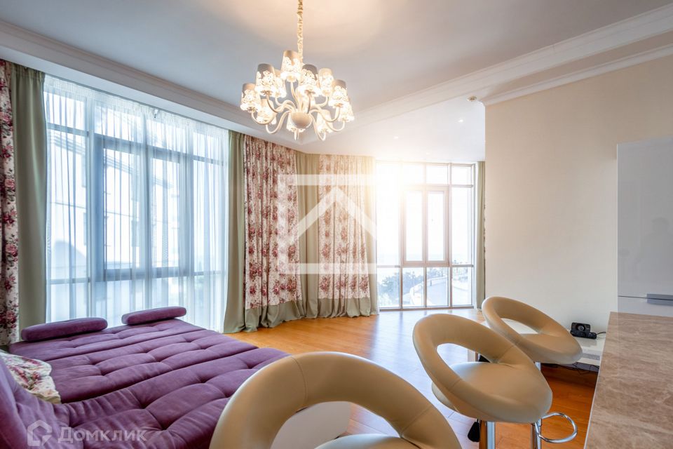 Продаётся 3-комнатная квартира, 97 м²