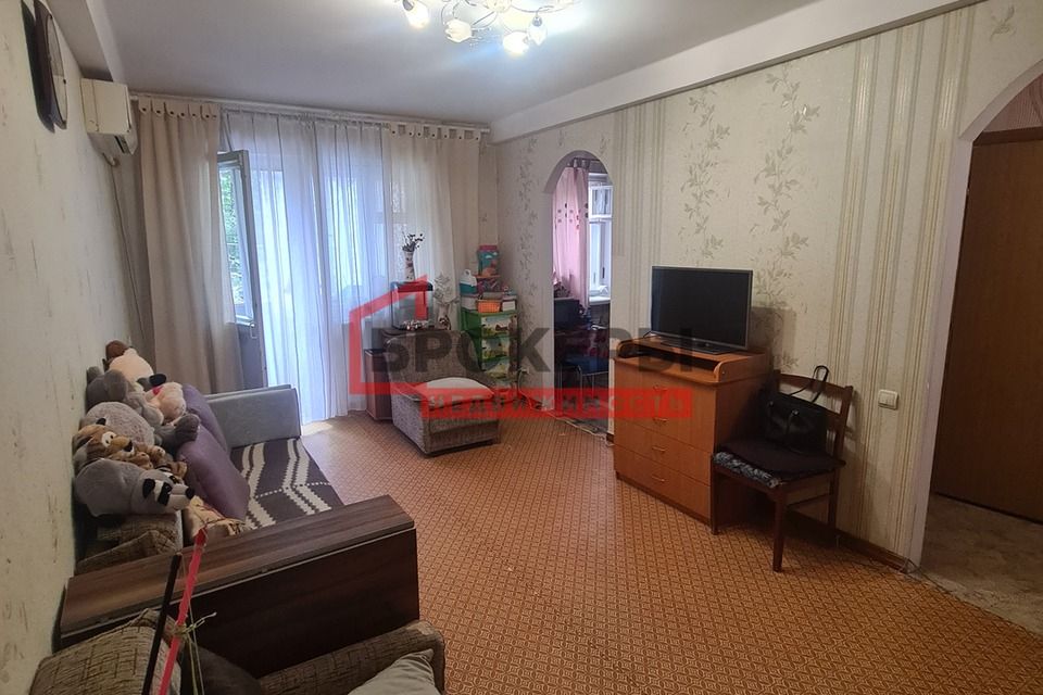 Продаётся 3-комнатная квартира, 54.5 м²