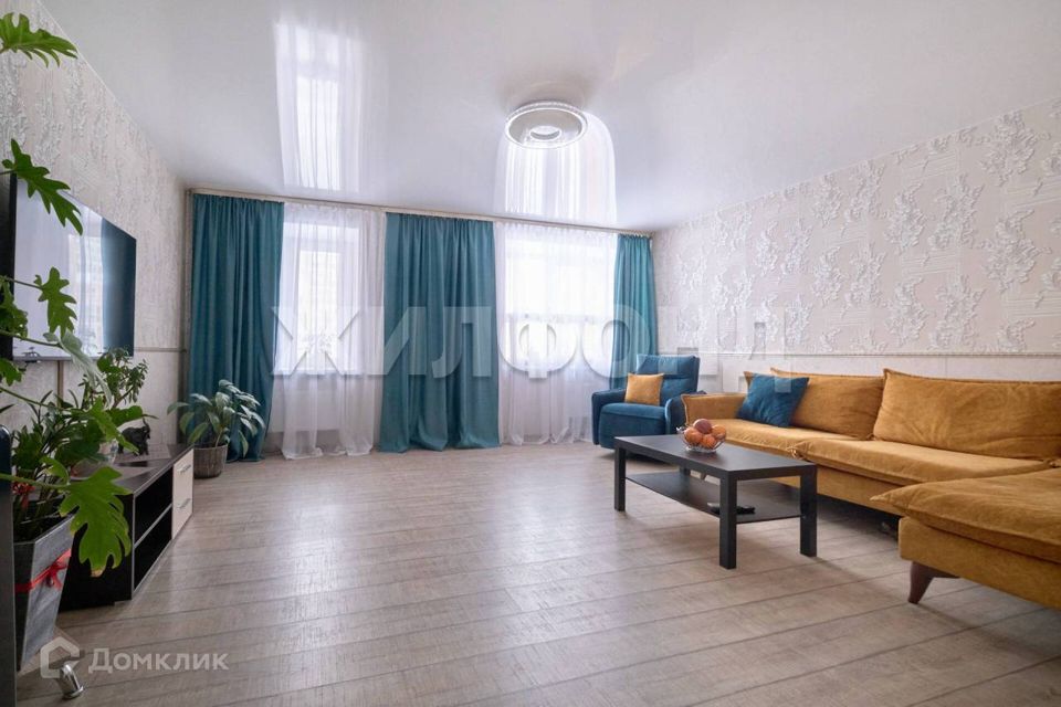 Продаётся 3-комнатная квартира, 101 м²