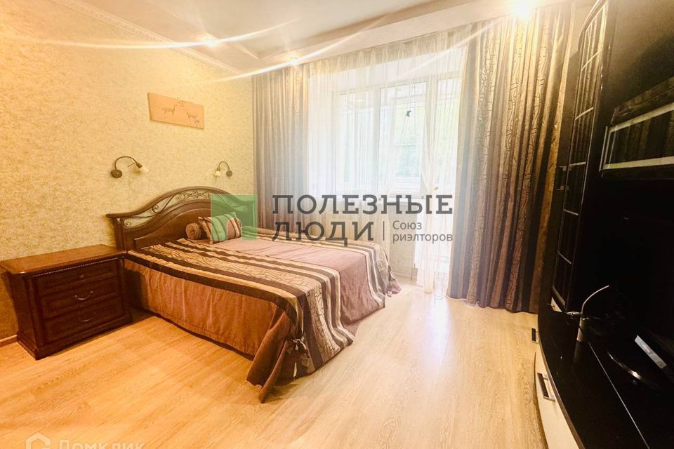 Сдаётся 2-комнатная квартира, 75.9 м²