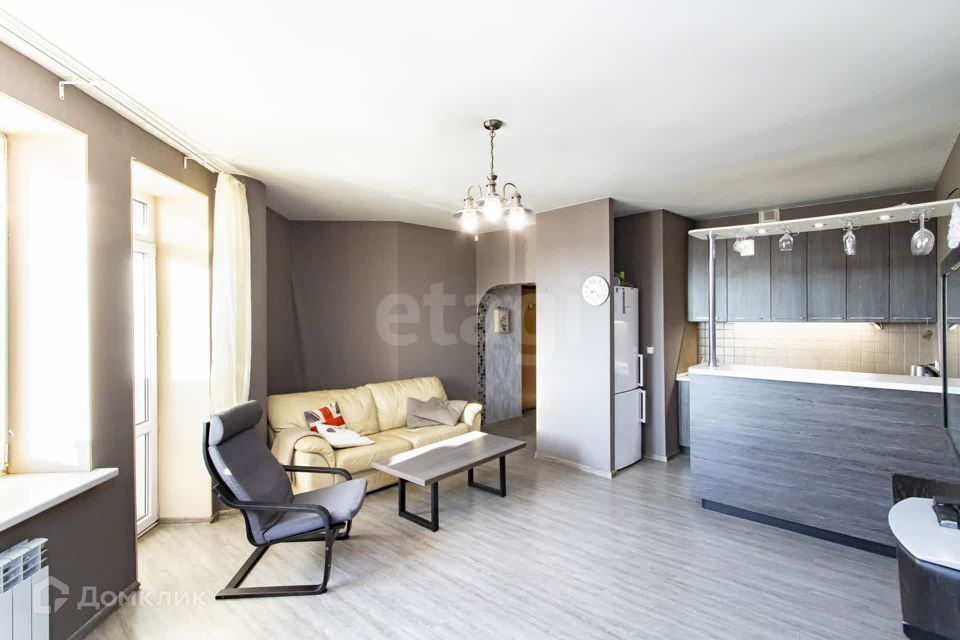Продаётся 2-комнатная квартира, 71.2 м²