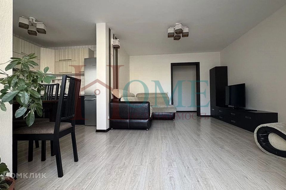 Сдаётся 3-комнатная квартира, 77 м²