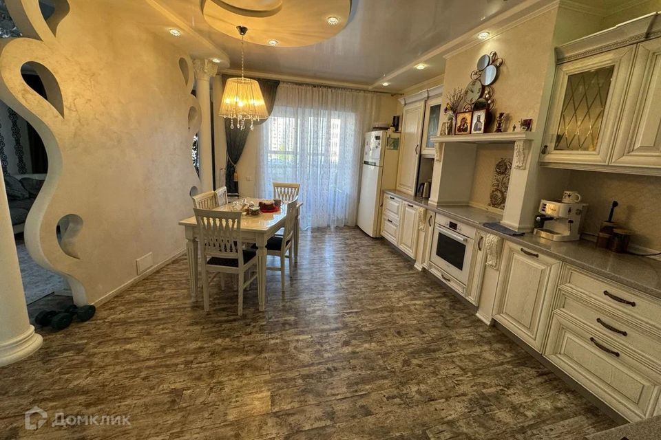 Продаётся 3-комнатная квартира, 96 м²