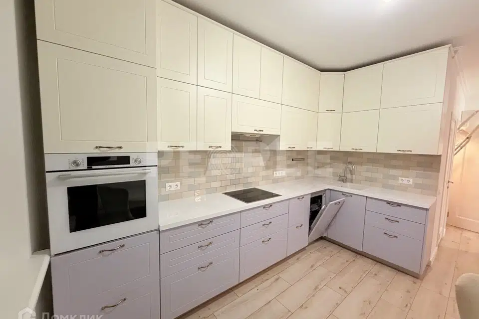 Продаётся 2-комнатная квартира, 60.4 м²