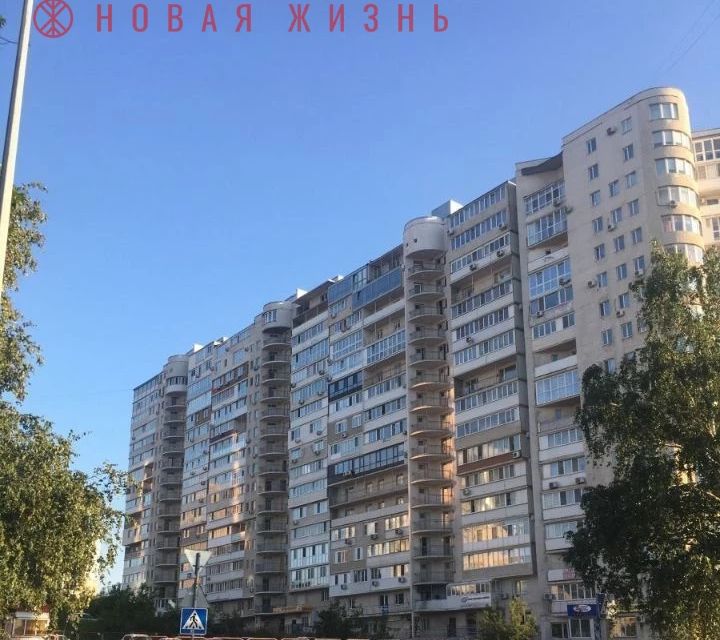 Продаётся 1-комнатная квартира, 63.3 м²
