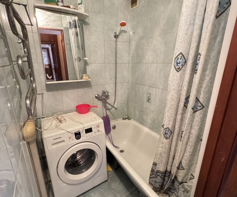 Продаётся 4-комнатная квартира, 58.5 м²