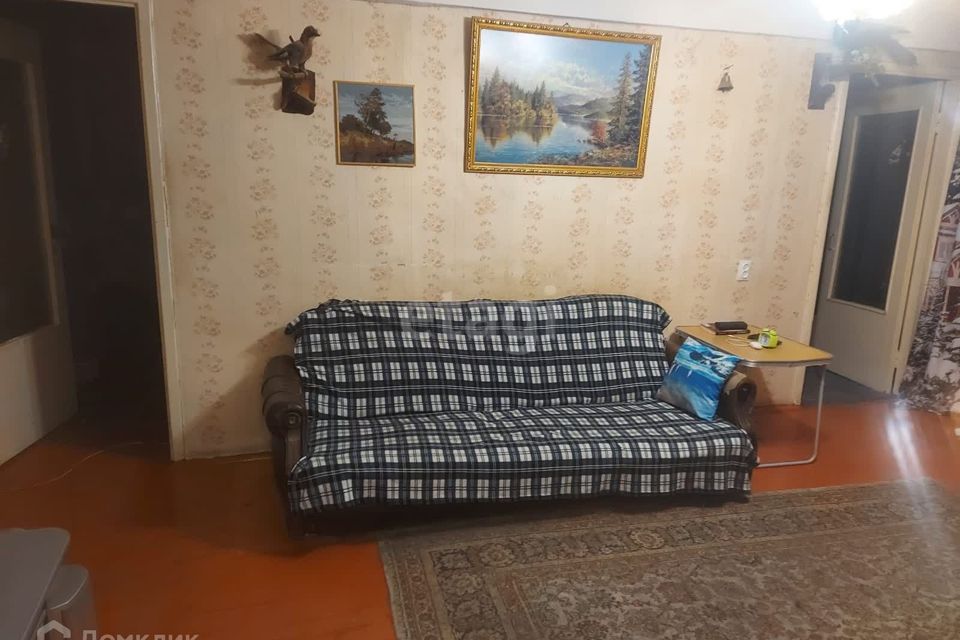 Продаётся 4-комнатная квартира, 60.4 м²