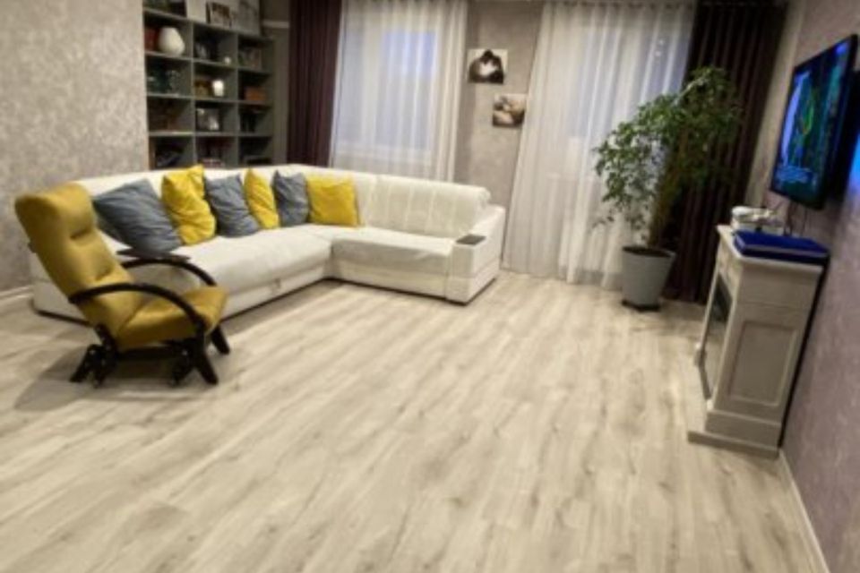 Продаётся 2-комнатная квартира, 61.6 м²