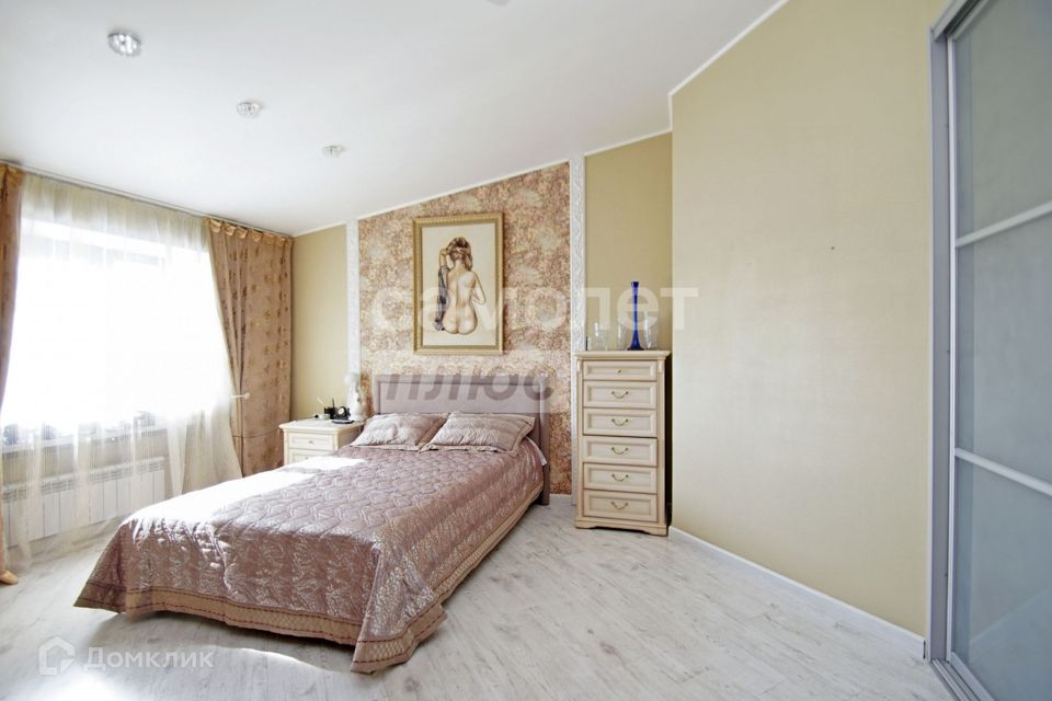Продаётся 3-комнатная квартира, 126.5 м²