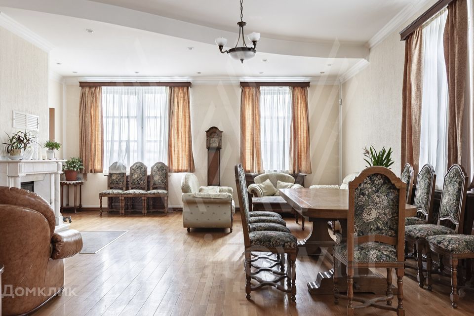 Продаётся 6-комнатная квартира, 295 м²