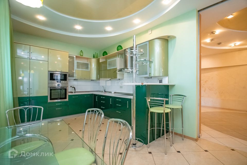 Сдаётся 3-комнатная квартира, 127 м²