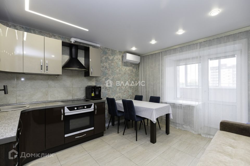 Продаётся 2-комнатная квартира, 66.7 м²