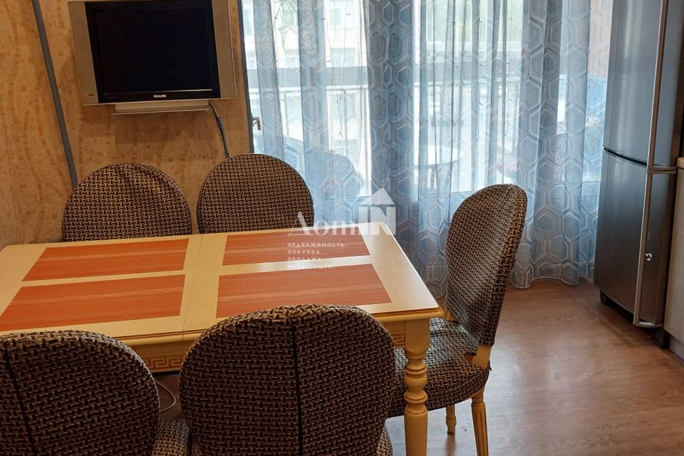 Продаётся 3-комнатная квартира, 100.3 м²