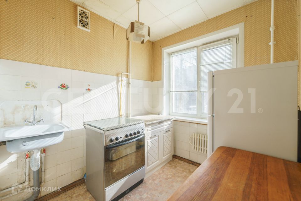 Продаётся 4-комнатная квартира, 61.1 м²