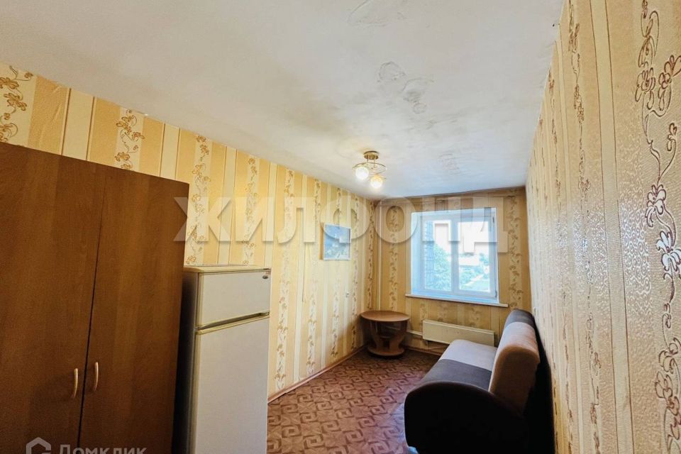 Продаётся 2 комнаты в 3-комн. квартире, 24.5 м²