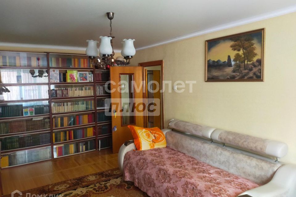 Продаётся 4-комнатная квартира, 69.9 м²