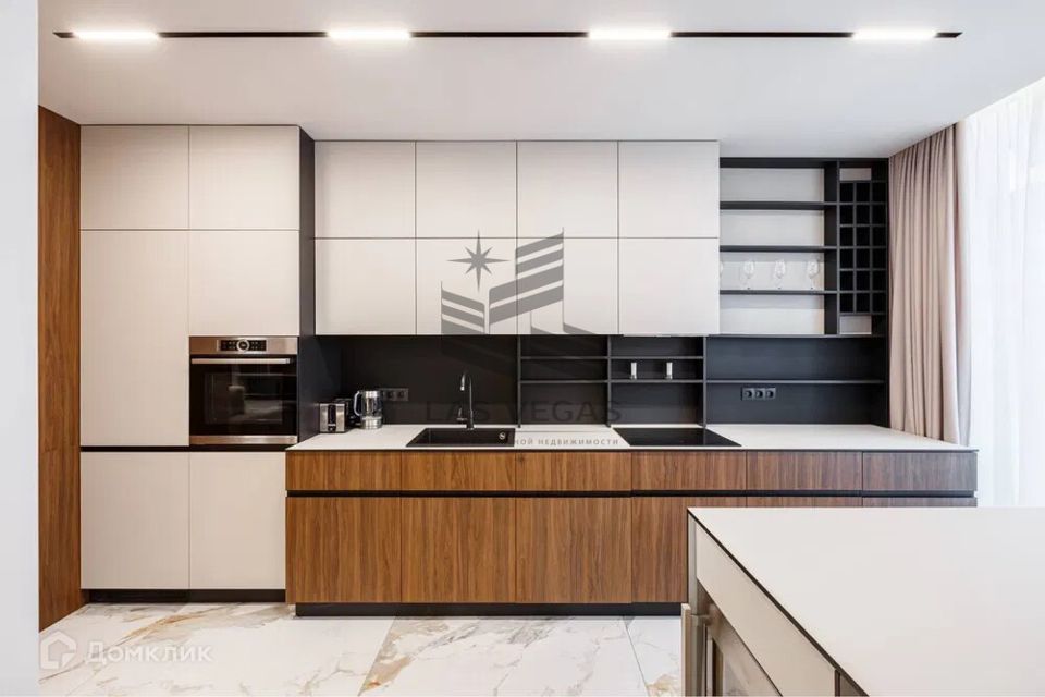 Сдаётся 3-комнатная квартира, 130 м²