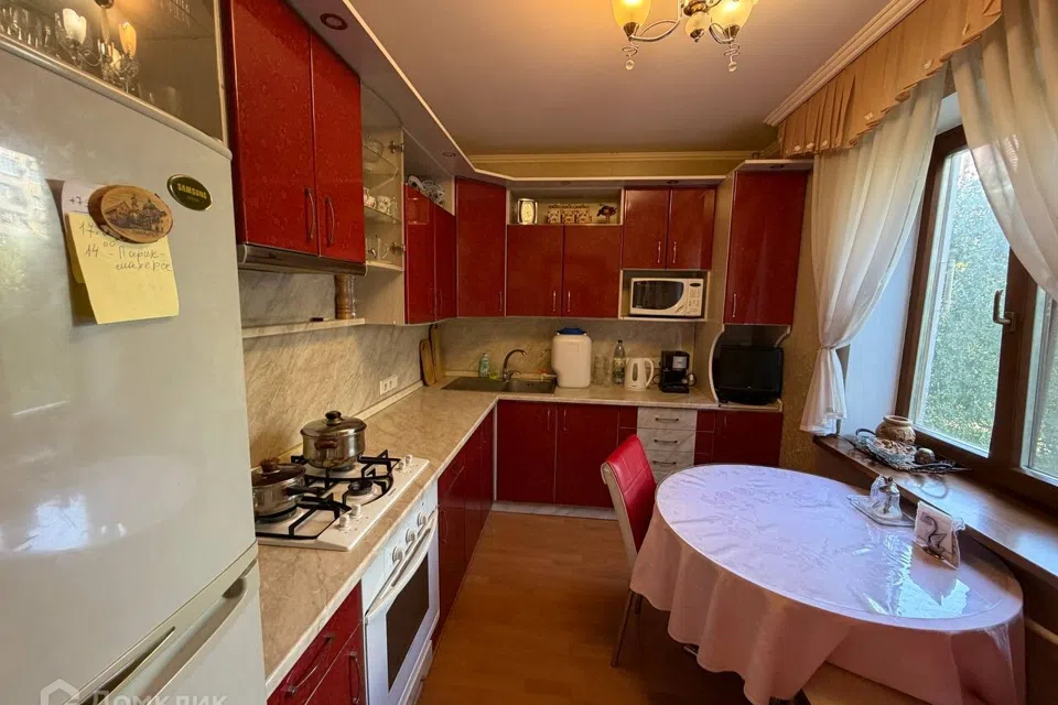 Продаётся 4-комнатная квартира, 85 м²